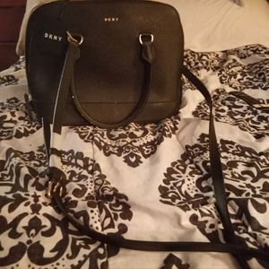 BLACK DKNY PURSE